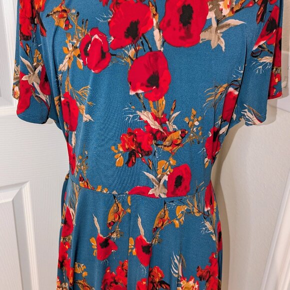 Kaileigh Floral Wrap Dress - Picture 6 of 8